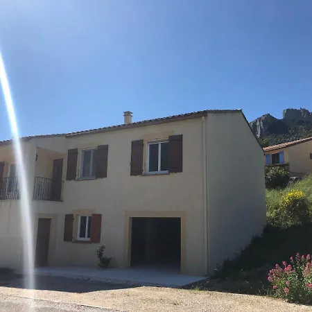 San Jordi بيت للعطل *